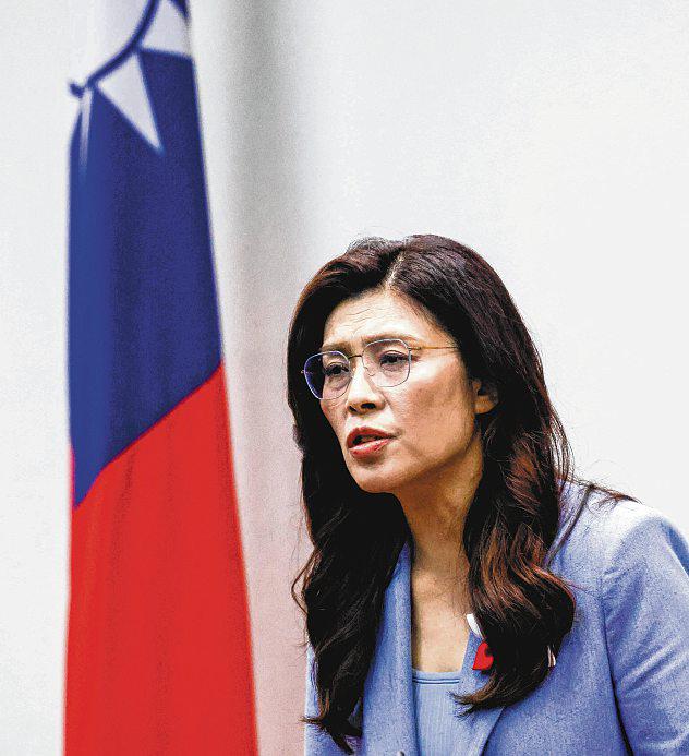 Taiwan's opposition leader accepts Xi's invite to visit China