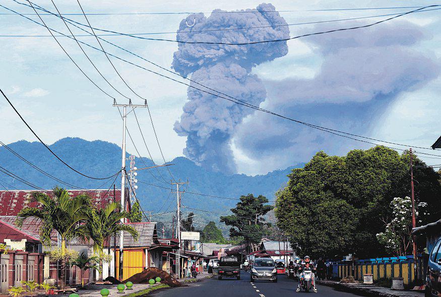 Mum, wife mourn for S'porean hiker who died in Mount Dukono eruption