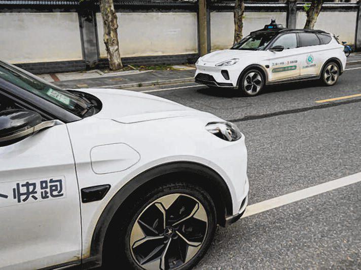 Shenzhen’s shift into robotaxis leaves drivers by the wayside