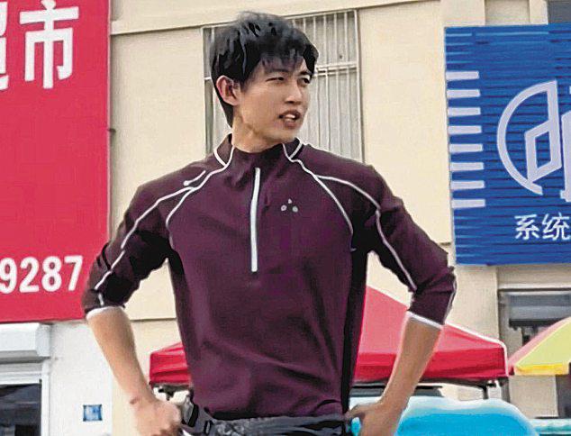 Chinese actor now sells vegetables at market after AI dries up acting jobs
