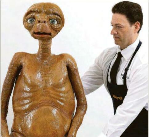 E.T. GOING. GOING.GONE HOME...