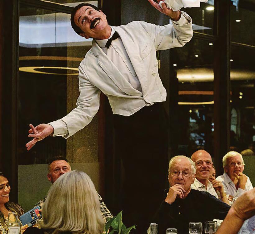 DINNER SHOW IS TOP FAWLTY