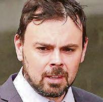 Sex offender ex-teacher 'flouted ban on internet'