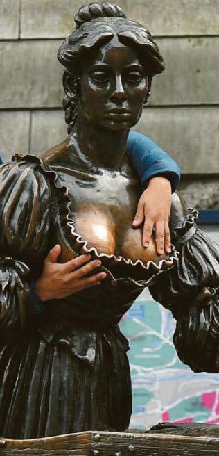 WHOLE OF MOLLY STATUE A BUST...