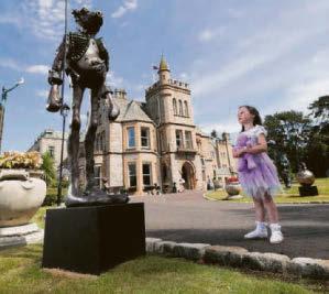 €7m art exhibit checks in for return hotel stay