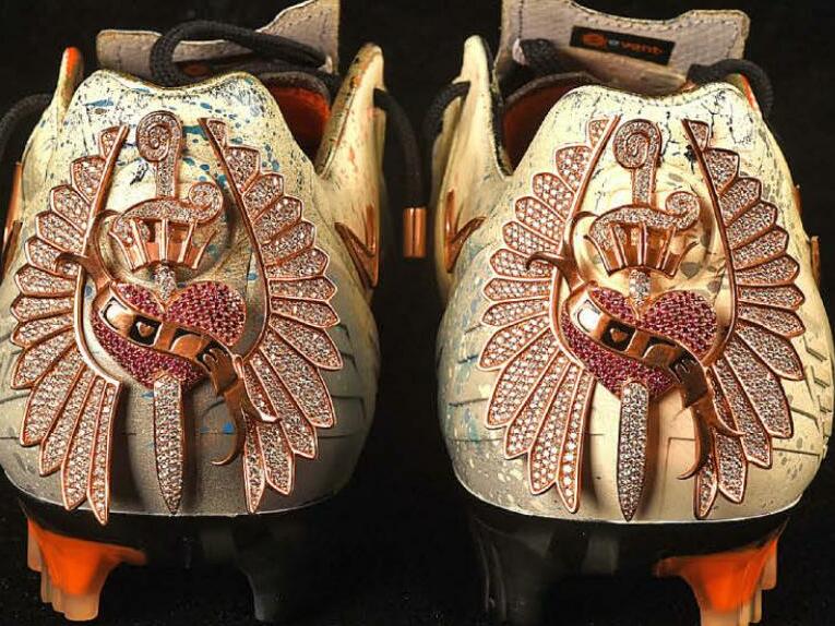 FIT FOR A BLING