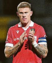 TV star moves in with Ireland ace