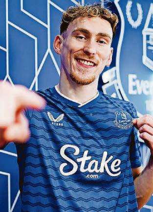 Everton reward Garner as Reds fail with swoop