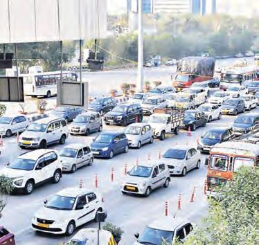 తిరుగు ప్రయాణంలో నగరవాసులు