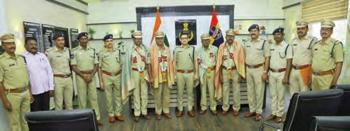 ఉద్యోగ విరమణ పొందిన పోలీస్ అధికారులకు సన్మానం
