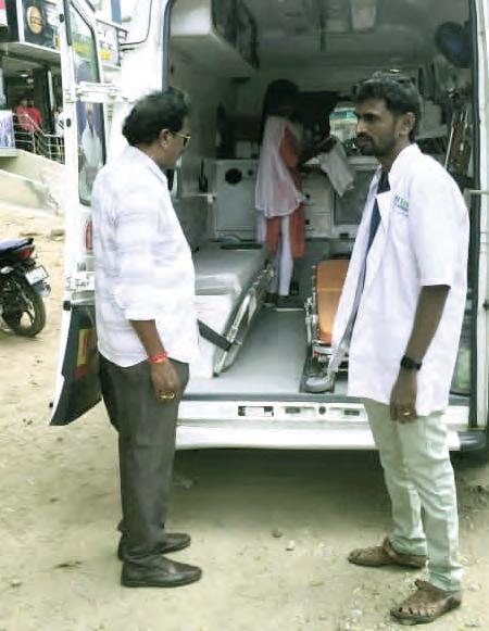 మానవత్వం చాటుకున్న మున్సిపల్ చైర్మన్ భర్త సూరి