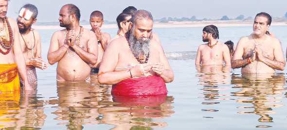 కాళేశ్వరాలయంలో పిఠాధిపతి శ్రీ జగద్ గురుదవారాచార్య స్వామి పూజలు