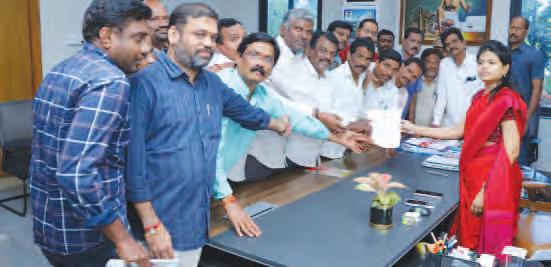 • డెస్క్ జర్నలిస్టుల ఆందోళన