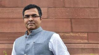 Minister's move to curb waterlogging in Delhi: Ready suspension orders of PWD engineers, issue them in case of lapses