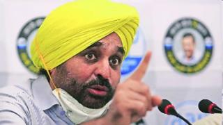 Be available on cellphone 24×7, Punjab Govt tells officers and employees