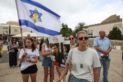 Hamas set to free U.S.-Israeli hostage, Israel says no ceasefire