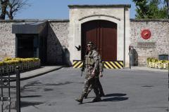 Zelenskiy weighs next step as Putin's no-show throws Ukraine talks into confusion