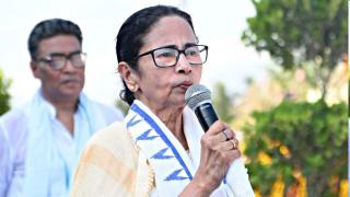 Deprived teachers move Calcutta HC against CM's relief for Group C and D staff