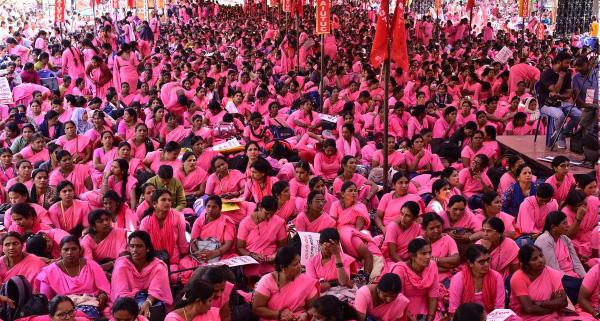 Scheme-based workers, the struggle for an identity