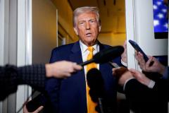 Americans sour on Trump's handling of the economy, Reuters/Ipsos poll finds