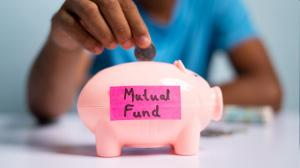 Despite the market volatility, inflows into mutual fund beat bank FDS