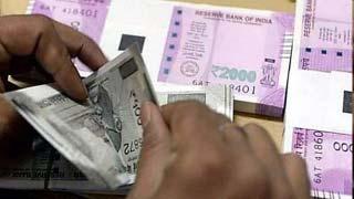 Microfinance loan delinquencies jump 163% to Rs 43,000 crore in FY2025