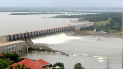 Maharashtra Chief Minister objects to increasing Almatti dam height; Karnataka to take up the issue with Prime Minister