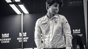 Fabiano Caruana has painful slip up vs Arjun Erigaisi, Gukesh's winning streak ends, 'Human' Magnus Carlsen blunders whole piece in loss