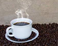 28-year-old dies of heart attack, mother blames caffeine in energy drinks and coffee: How much caffeine is a risk factor?