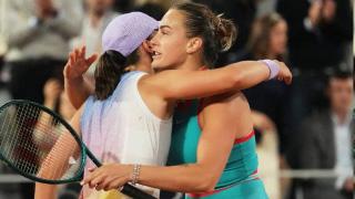 Aryna Sabalenka ends Iga Swiatek's winning run to reach final with composed, power-packed performance