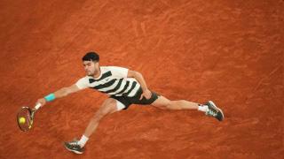 Andre Agassi explains why Carlos Alcaraz's backhand has more power, control and deception