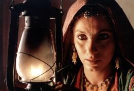20 years after Bobby, 'unlucky' Rudaali changed Dimple Kapadia's fortune; broke the idea of 'glamorous' heroine and established her as an actor