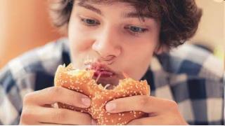Just a cookie daily with otherwise healthy meals can damage your gut, make you obese, says study