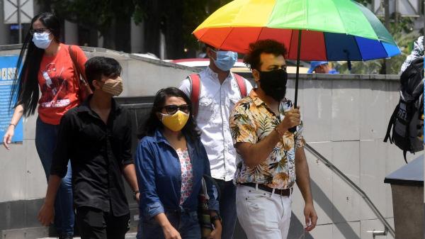 Blistering heat continues in north, central India; hills scorch