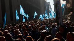 Large crowds protest in support of former Argentine President Cristina Fernandez as she starts house arrest