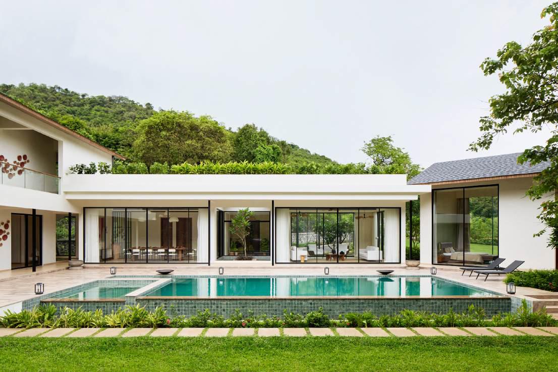 A tropical modern retreat where architecture, landscape, and design converge