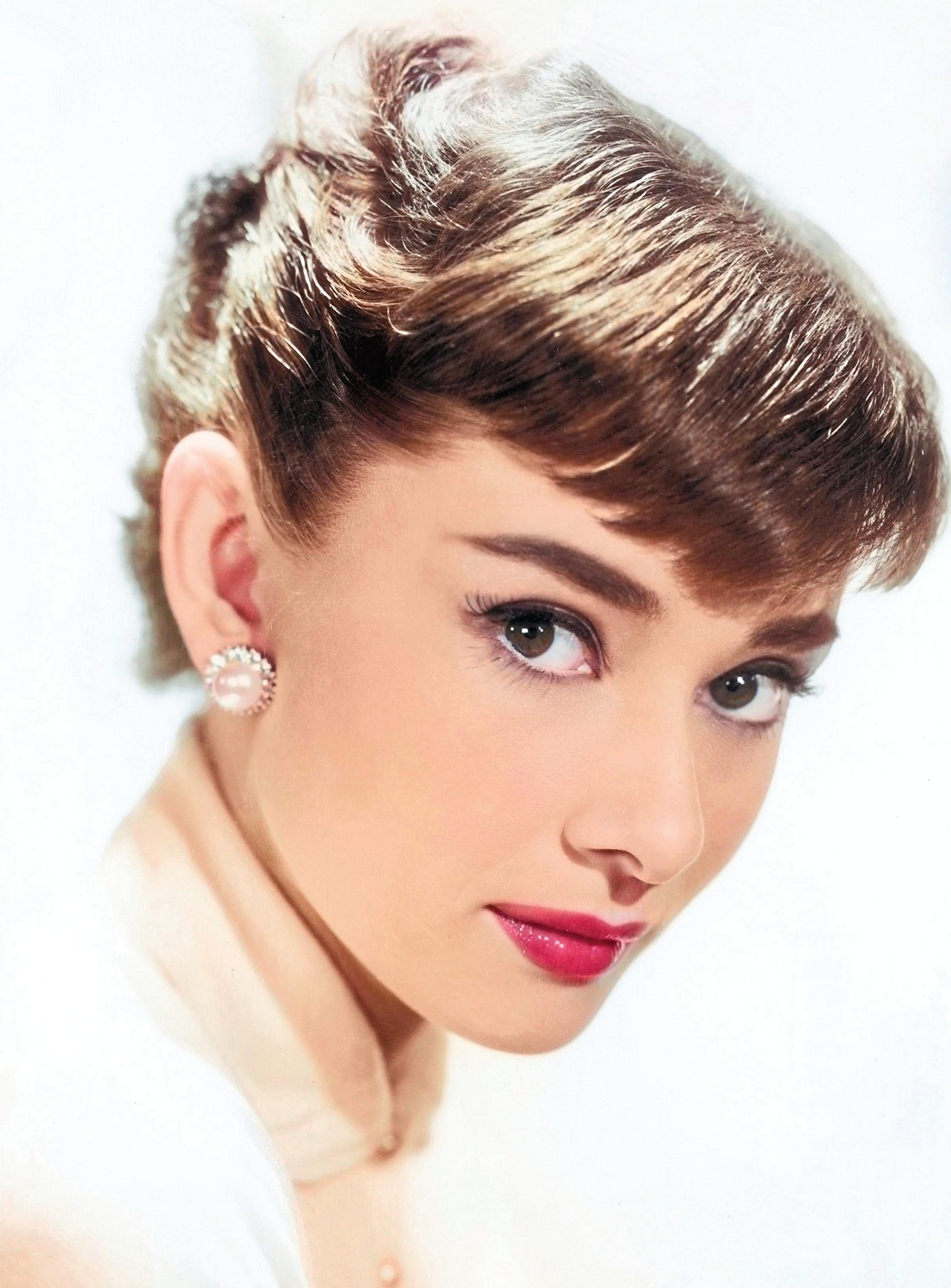 Audrey Hepburn - Inside Her PRIVATE WORLD