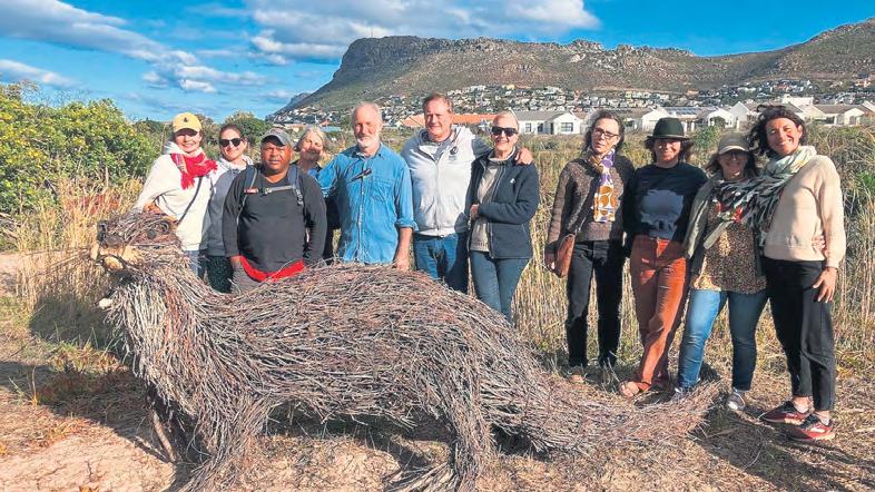 'Deep south' has otter sculpture