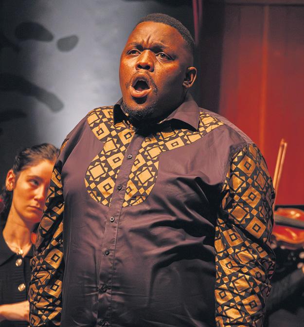 Il Trovatore one night in City Hall