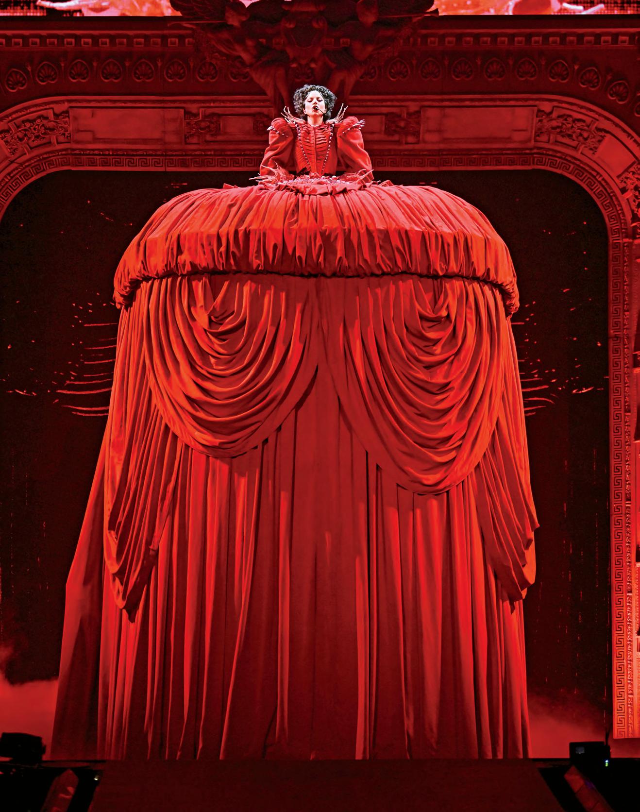 RED ROMANCE
