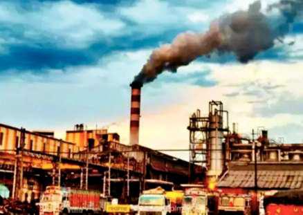 खोई के दाम गिरने से चीनी मिलों में बिजली उत्पादन घटा, कप-प्लेट बनाने के उद्योग बढ़े