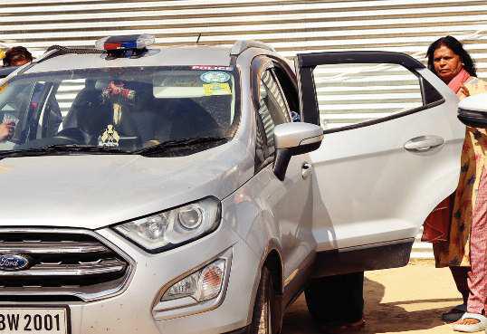 प्रशासनिक वाहनों की आड़ में वीआईपी स्नान का चल रहा खेल