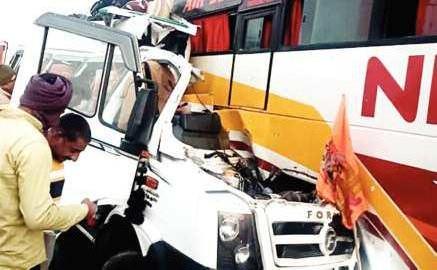बाराबंकी में सड़क हादसा, महाराष्ट्र के चार श्रद्धालुओं की मौत