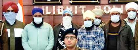 पीलीभीत में फर्जी दस्तावेज से विदेश भेजने वाले सात गिरफ्तार