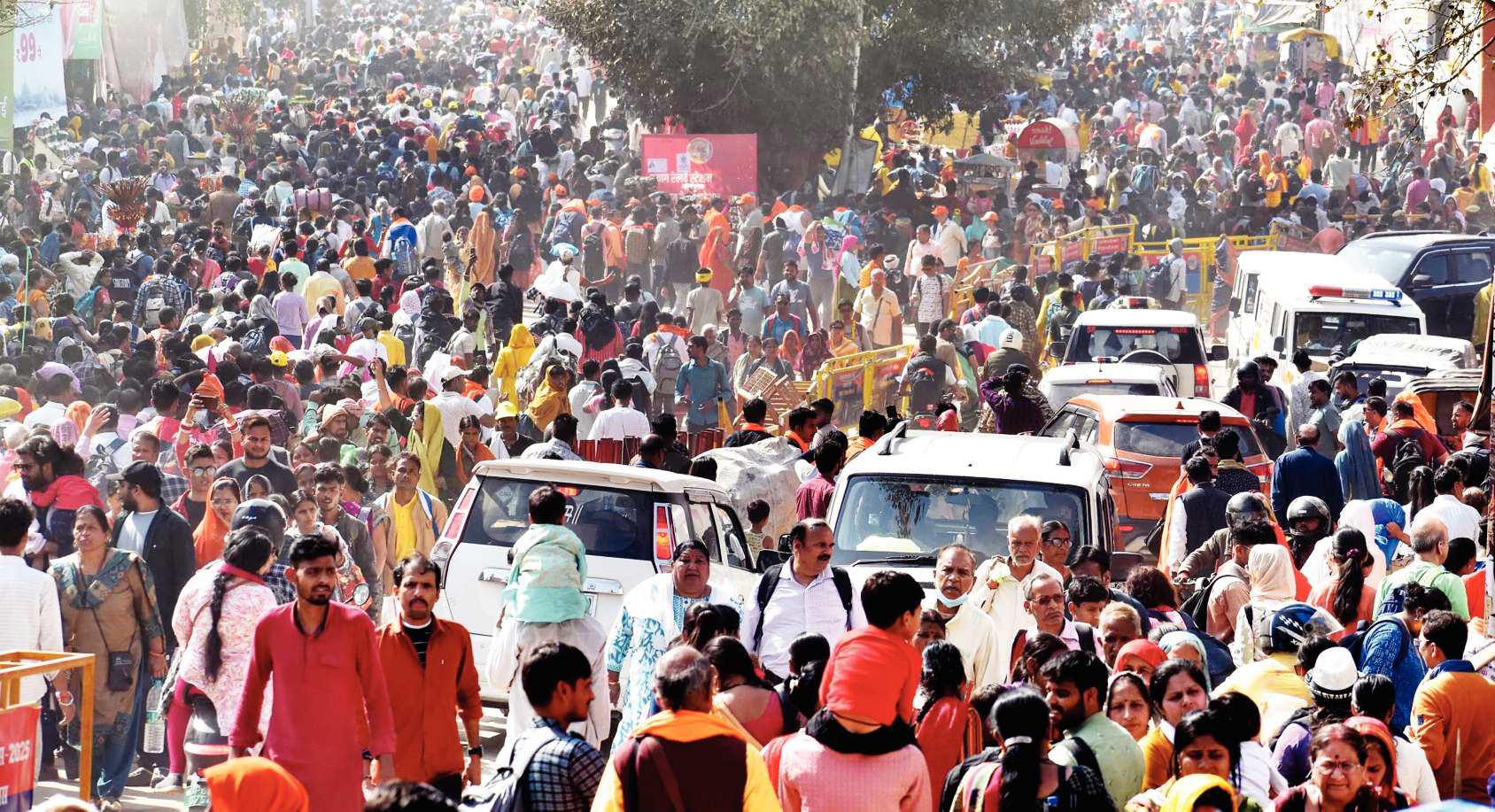 धर्म के महाकुंभ से निकला अर्थ का अमृत