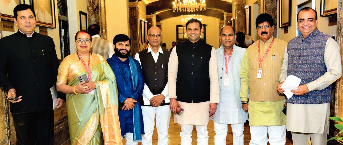 महाकुंभ पर पक्ष-विपक्ष में वार-पलटवार