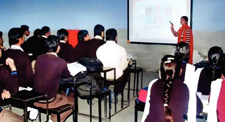 राजकीय माध्यमिक विद्यालयों में होंगी स्मार्ट क्लास, आईसीटी लैब