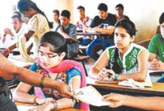 यूपी बोर्ड : 14 फर्जी परीक्षार्थी पकड़े 2.72 लाख ने छोड़ी हिंदी की परीक्षा