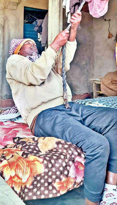सोनभद्र में दो लाख की आबादी फ्लोराइड पीड़ित, दांत गले, हड्डियां टेढ़ी
