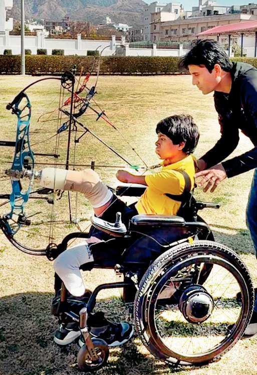 करंट ने उम्मीद छीनी...हौसले से बनी बिना हाथ-पैर की विश्व की पहली तीरंदाज